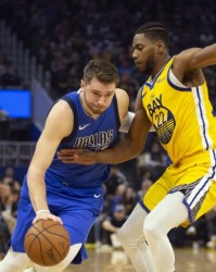  拉塞尔20+20终结独行侠五连胜  