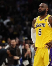  詹姆斯生涯总分超马龙，独享历史第二宝座  