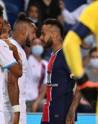  马赛德比战火药味十足，两队冲突染红三张  