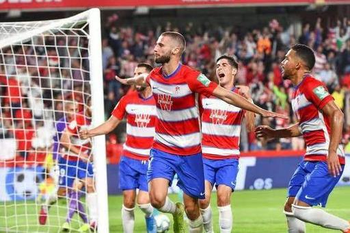 法兰克福客场逆袭登顶积分榜首  