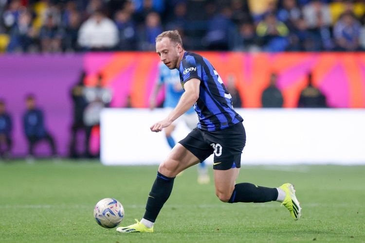 21, 国际米兰提前锁定欧冠资格  